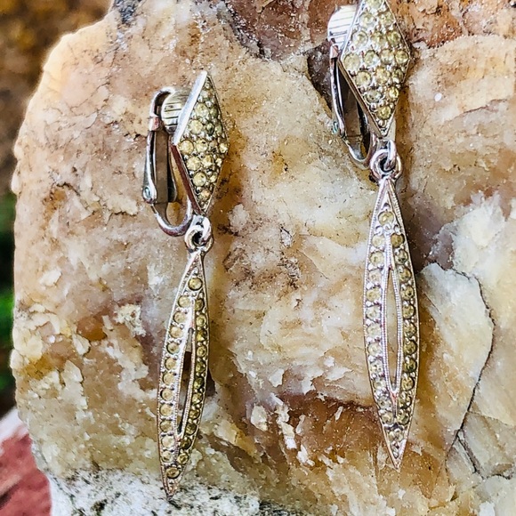 VTG RETRO fun silver rhinestone clip-on earrings - Picture 2 of 3